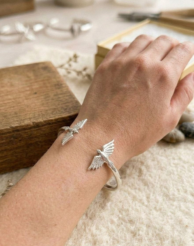 Twin Wings Meaning | Symbol of Unity, Freedom & New Beginnings